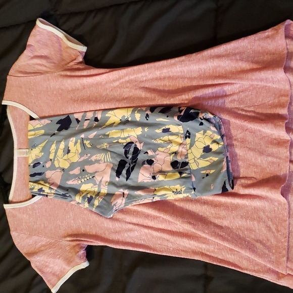 LuLaRoe top/leggings outfit - Picture 1 of 4